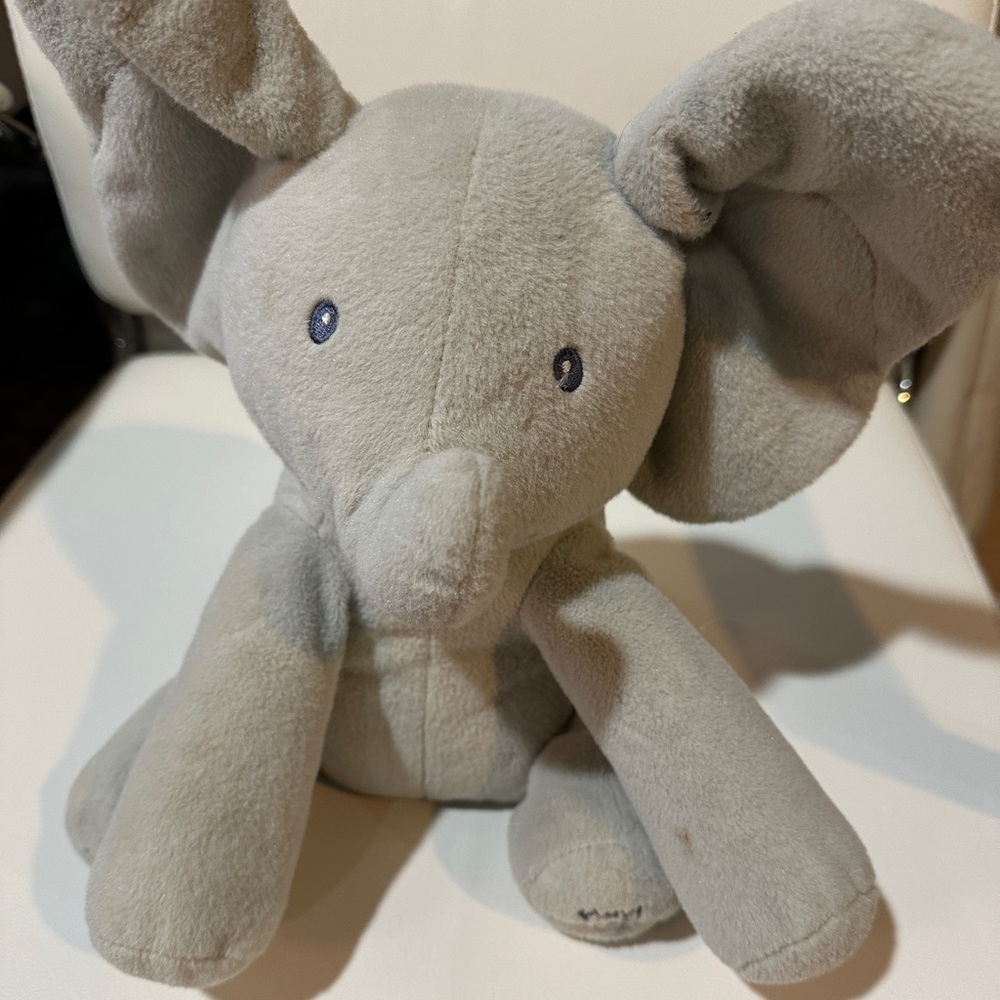 Singing elephant toy